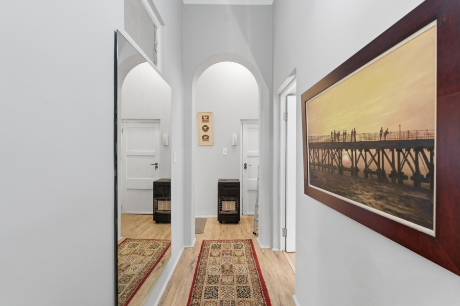 2 Bedroom Property for Sale in Sea Point Western Cape